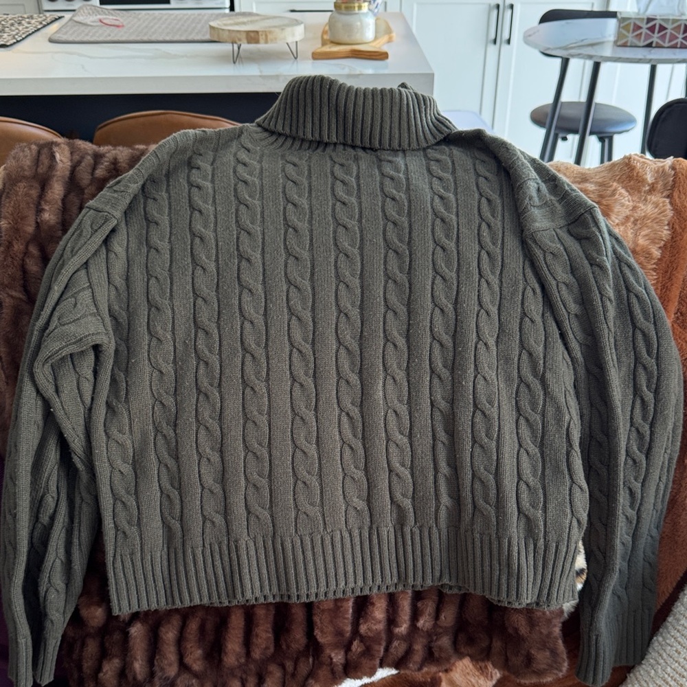 ARITZIA Cable Knit OLIVE GREEN Turtleneck Sweater